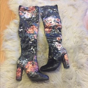 Multi color design heels